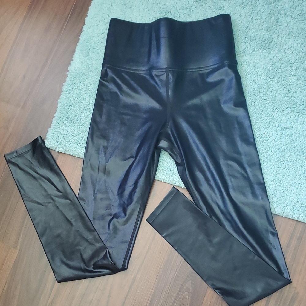 Carbon38 Shiny Black Leggings Activewear